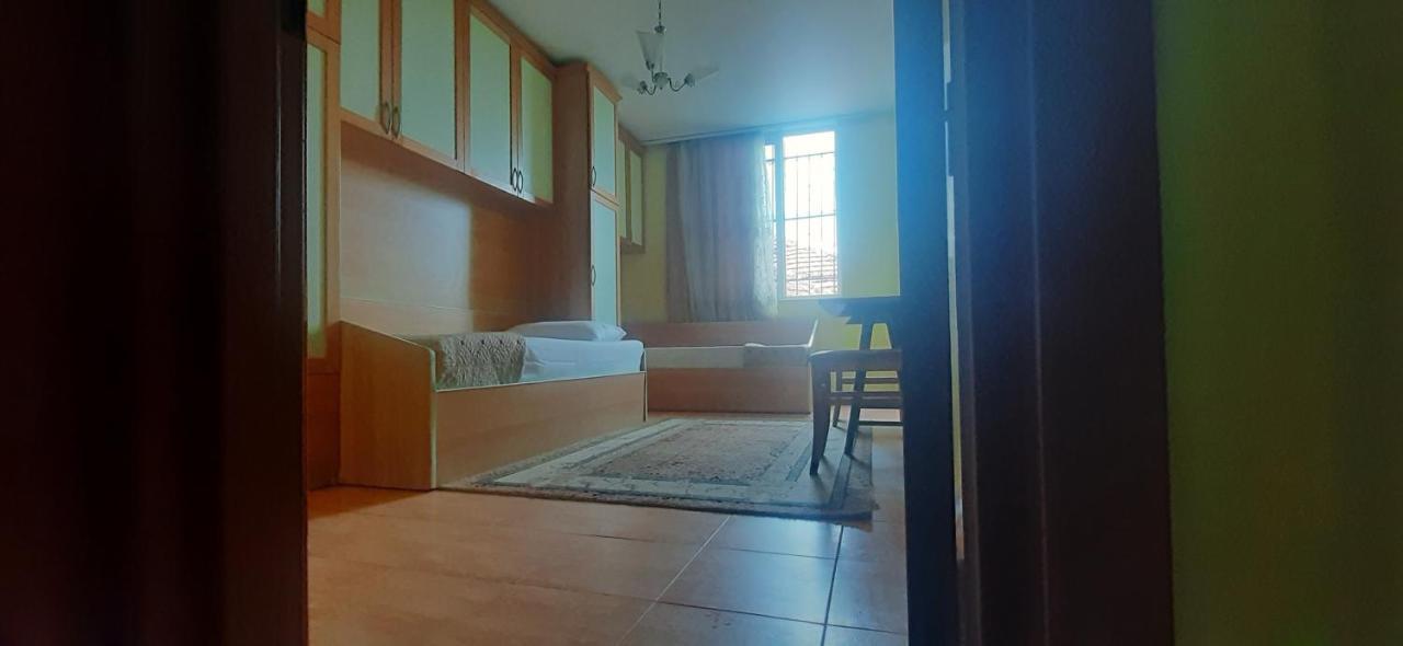 Enki'S Guesthouse Tirana Zewnętrze zdjęcie