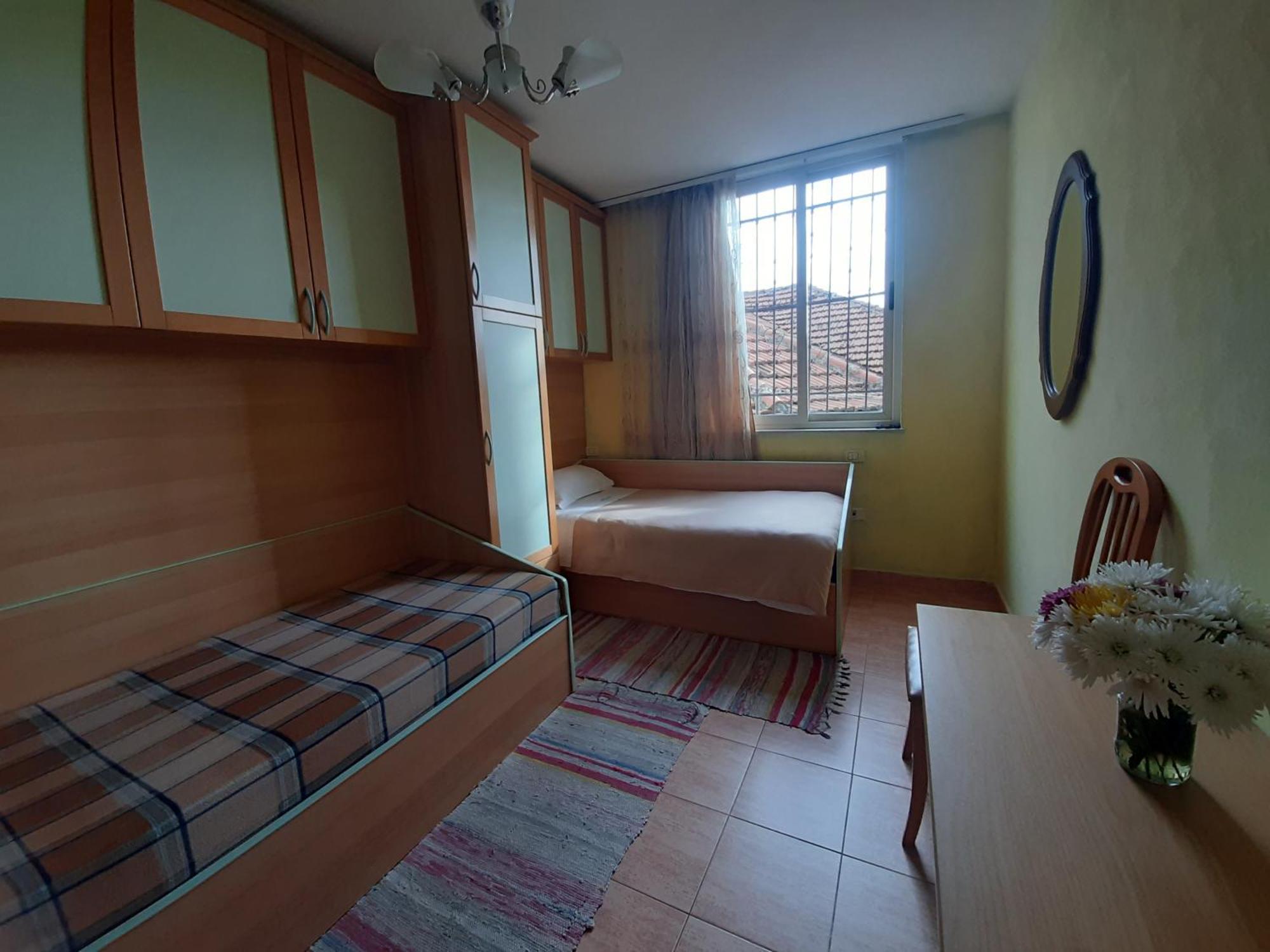 Enki'S Guesthouse Tirana Zewnętrze zdjęcie