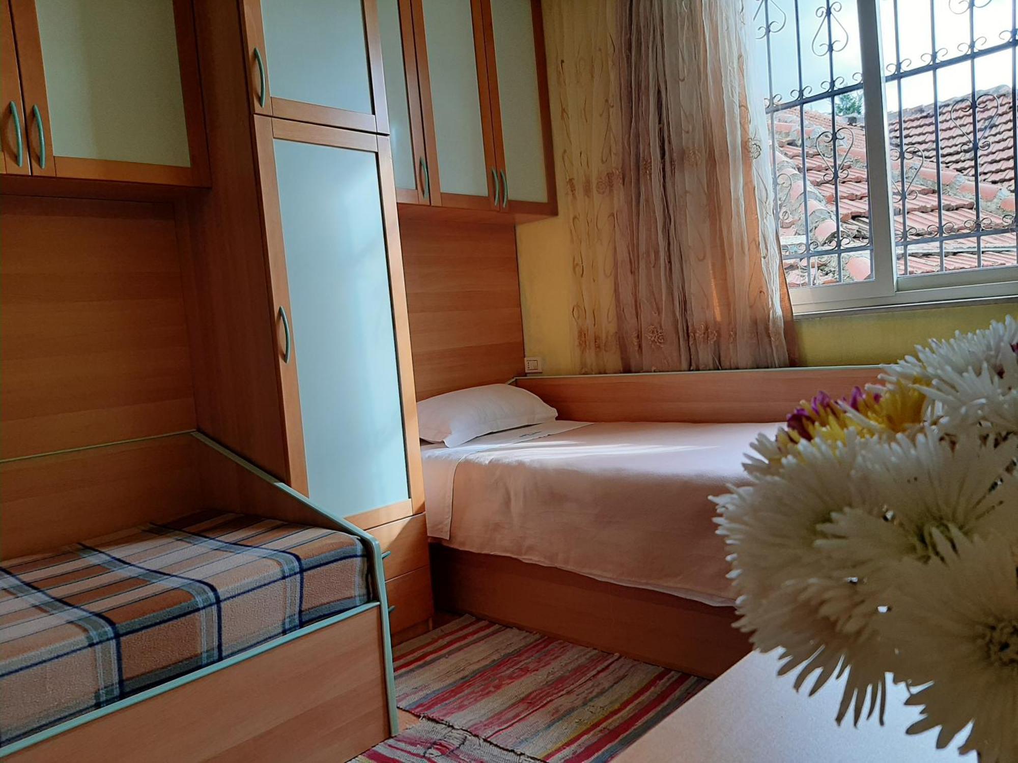 Enki'S Guesthouse Tirana Zewnętrze zdjęcie